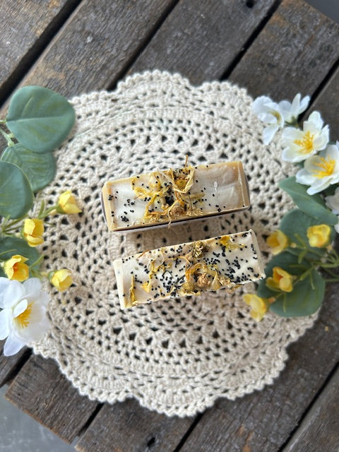 Lemon Poppyseed Goat milk soap